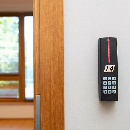 Aparthotel Suites - No Contact Check In Reval